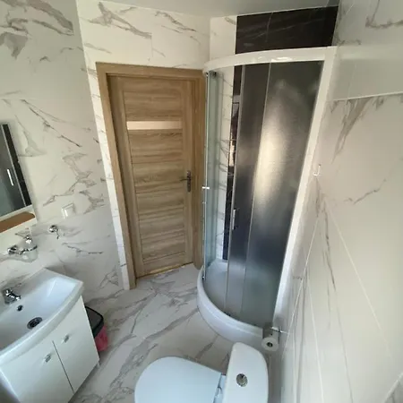 Anna Centrum-pokoje Przy Plazy Konukevi 3*